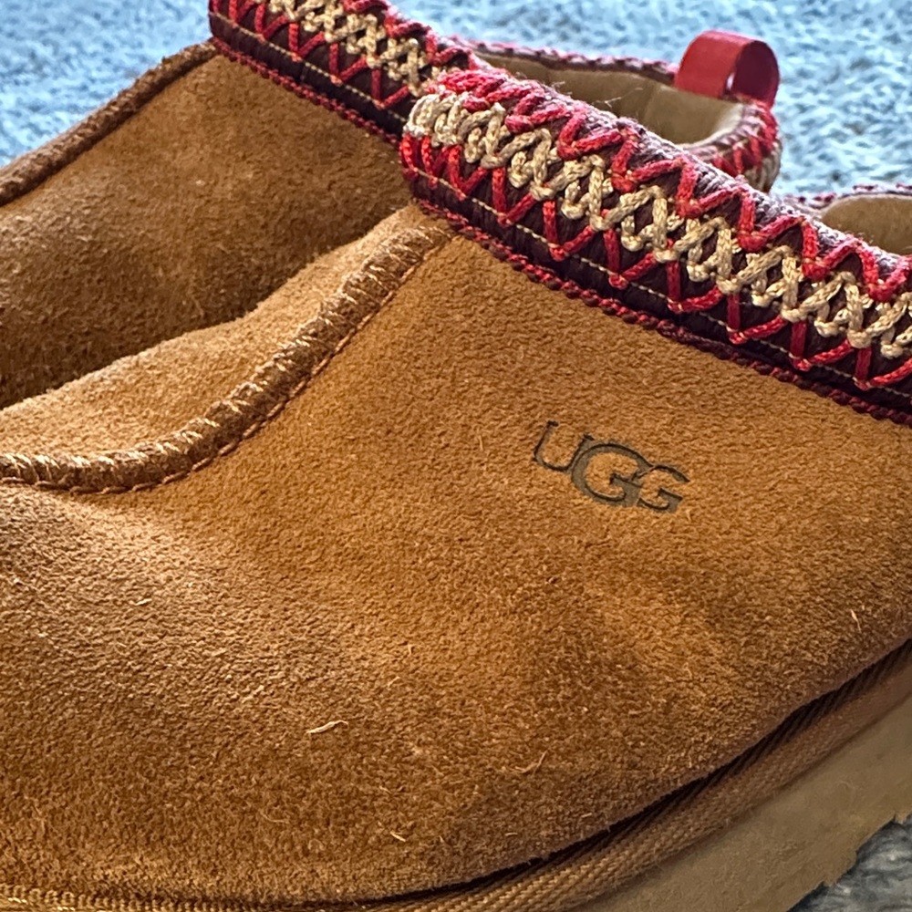 UGG Kids’ Chestnut Brown Tan Suede Slip-Ons Tazz Slippers with Red Accents US 1